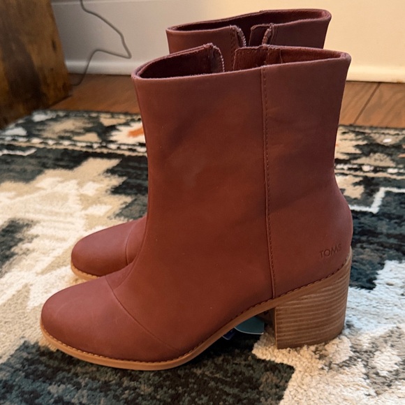 TOMS Women's Chestnut Ankle Booties